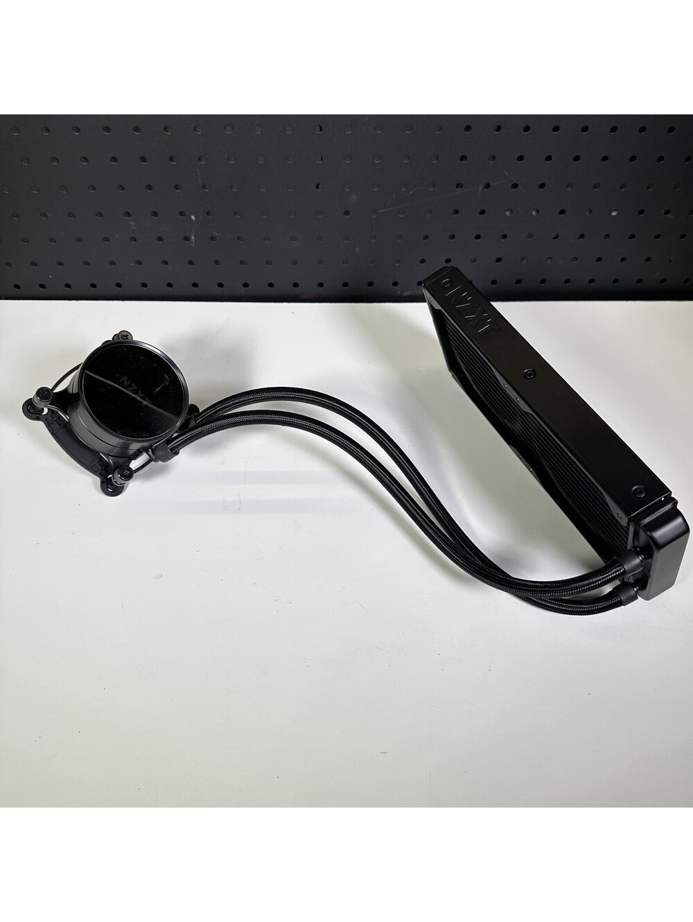NZXT Kraken X52 240mm Liquid CPU Cooler 2x 120mm Intel Bracket No Fans
